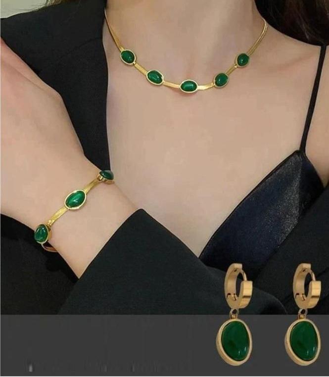 Oval Green Crystal Pendant Necklace Set | š„Free Braceletš„